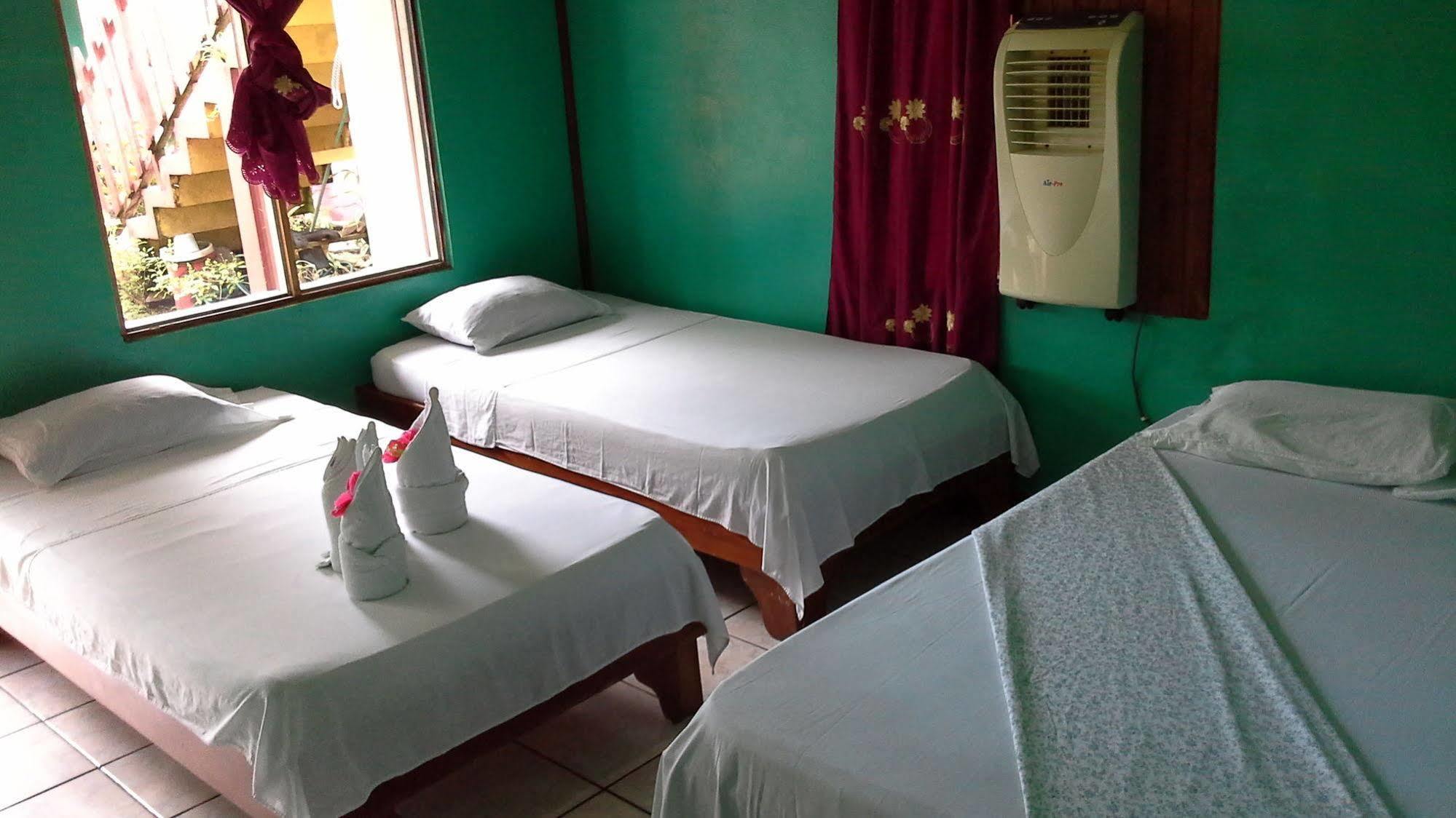 Cabinas Miss Miriam 2 Тортугеро Экстерьер фото