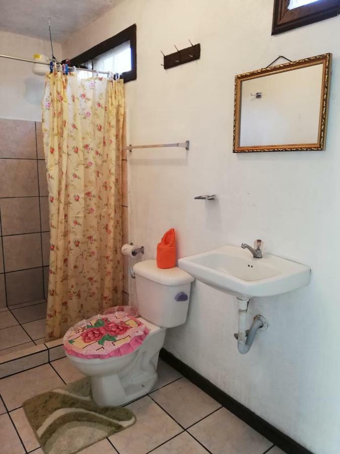 Cabinas Miss Miriam 2 Тортугеро Экстерьер фото